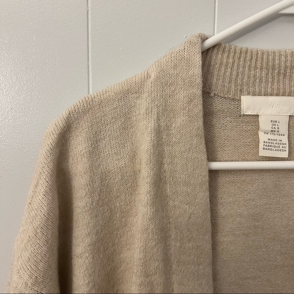 ⚡️SOLD⚡️ H&M Long Cardigan - Picture 8 of 9